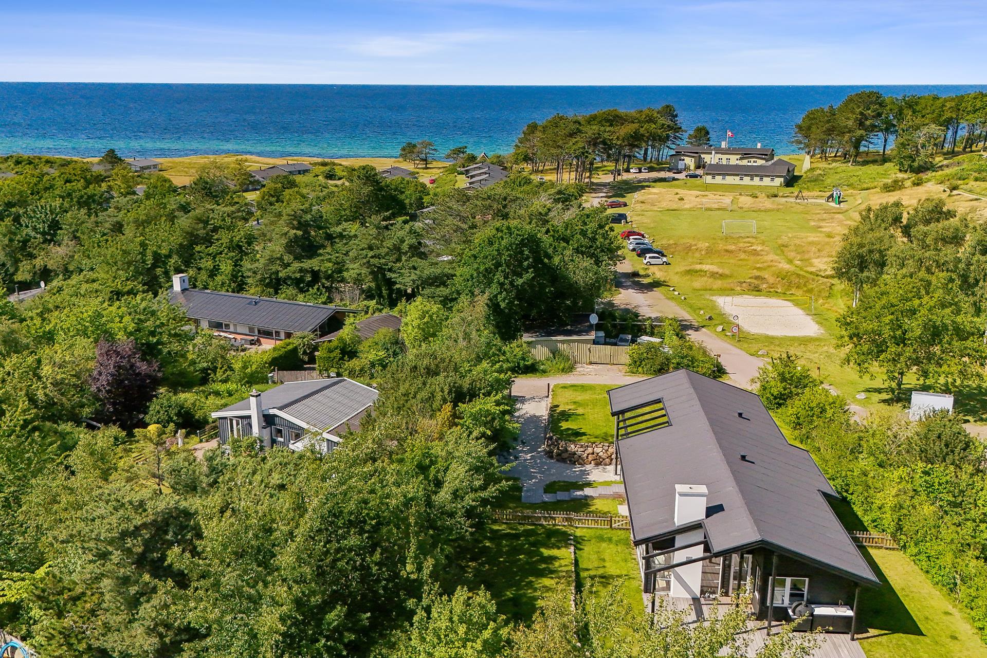 Luftfoto af Solskrænten og kysten ved Gilleleje